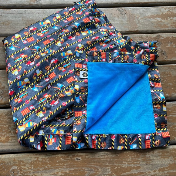 Bumblito Bee Luxe Blanket - Plush Minky & Smooth Satin - 40”x60” - Haulin’ - Picture 1 of 6
